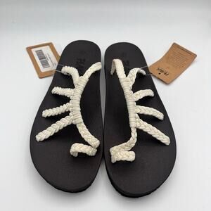 Plaka Women's Pearl Relief Sandals Ayurveda Healing Size 9. NEW